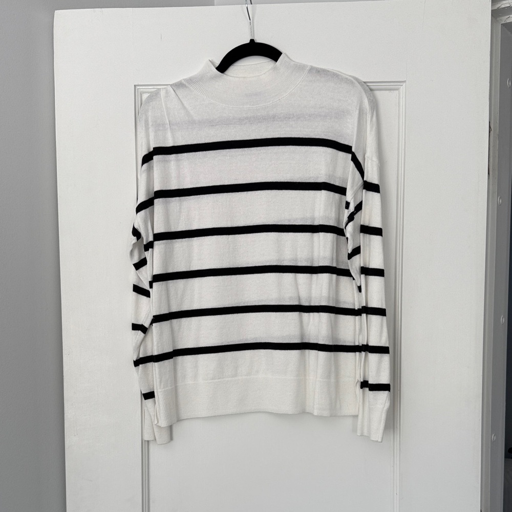 Old Navy White and Black Striped Sweater - Picture 1 of 3